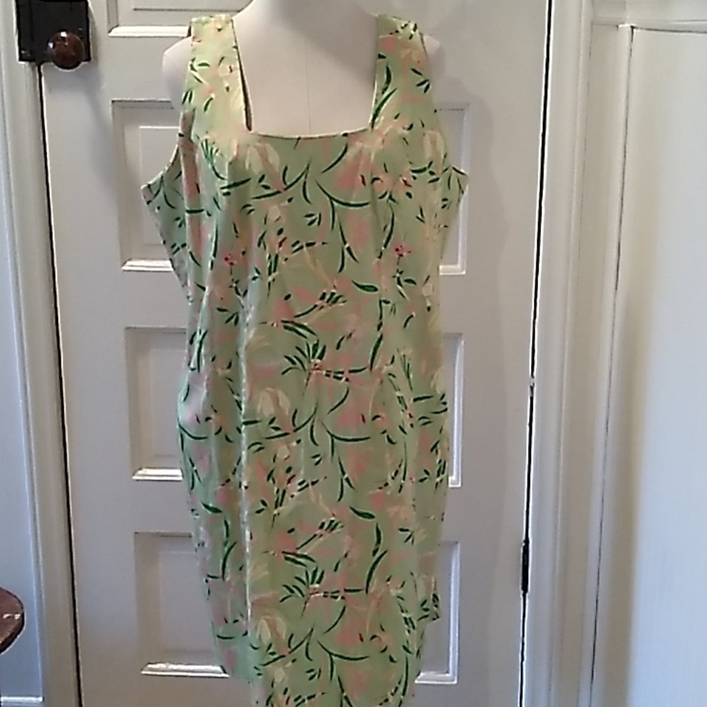 Amanda Smith Woman 14W summer dress